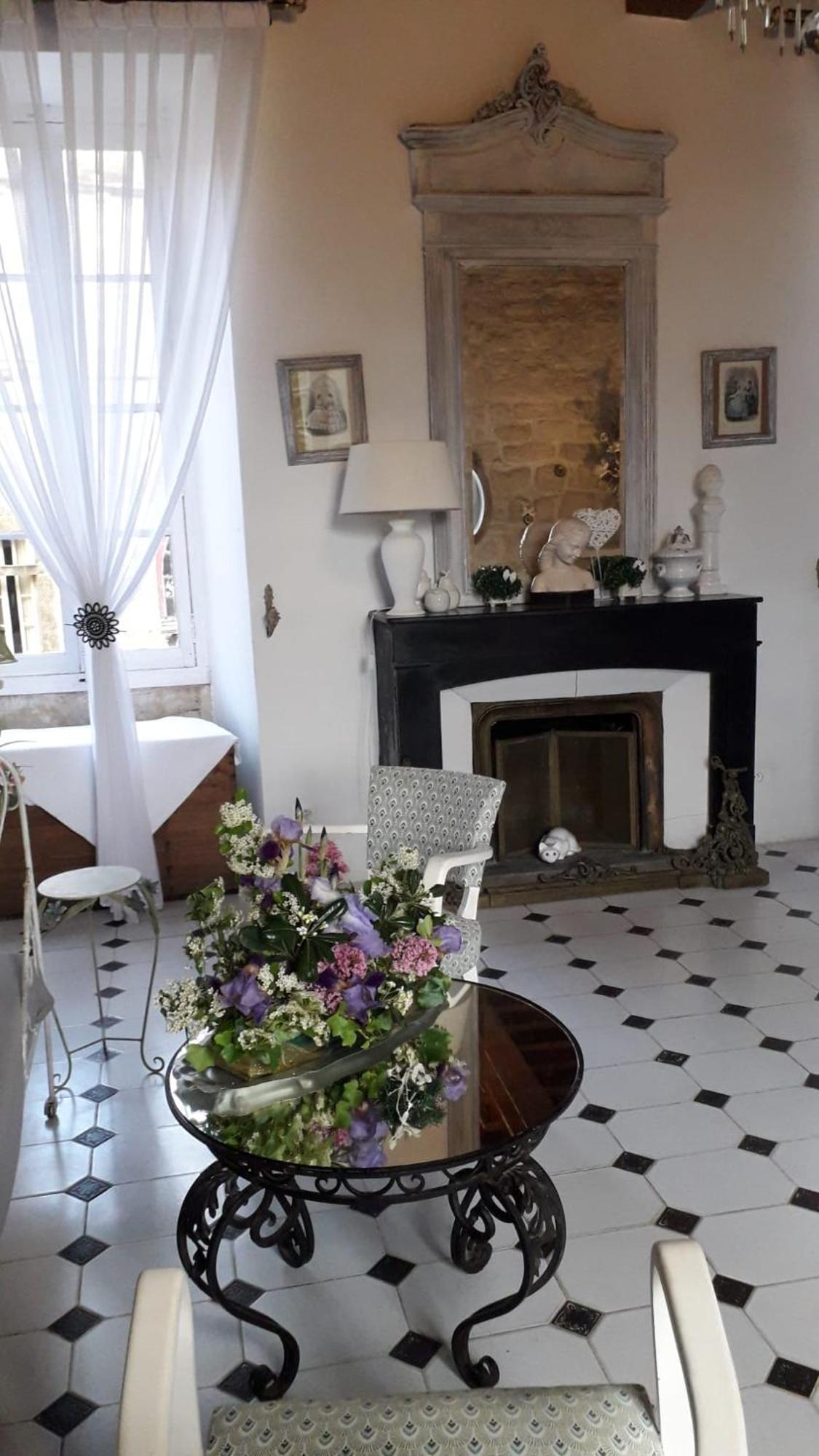 Appartement Spacieux Avec Deux Chambres Au Chateau Valence  Dış mekan fotoğraf