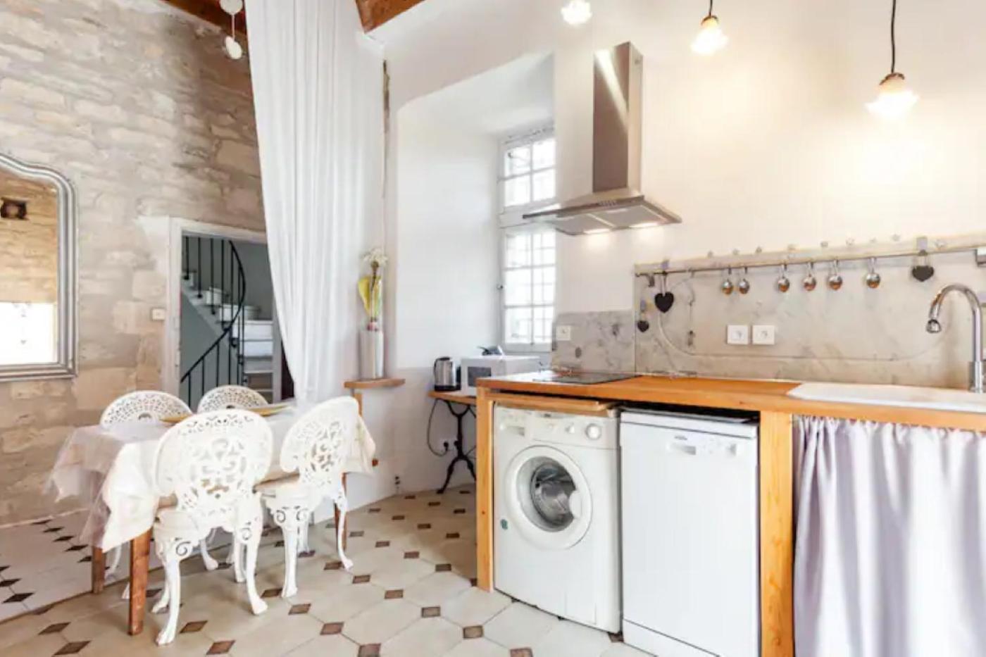 Appartement Spacieux Avec Deux Chambres Au Chateau Valence  Dış mekan fotoğraf