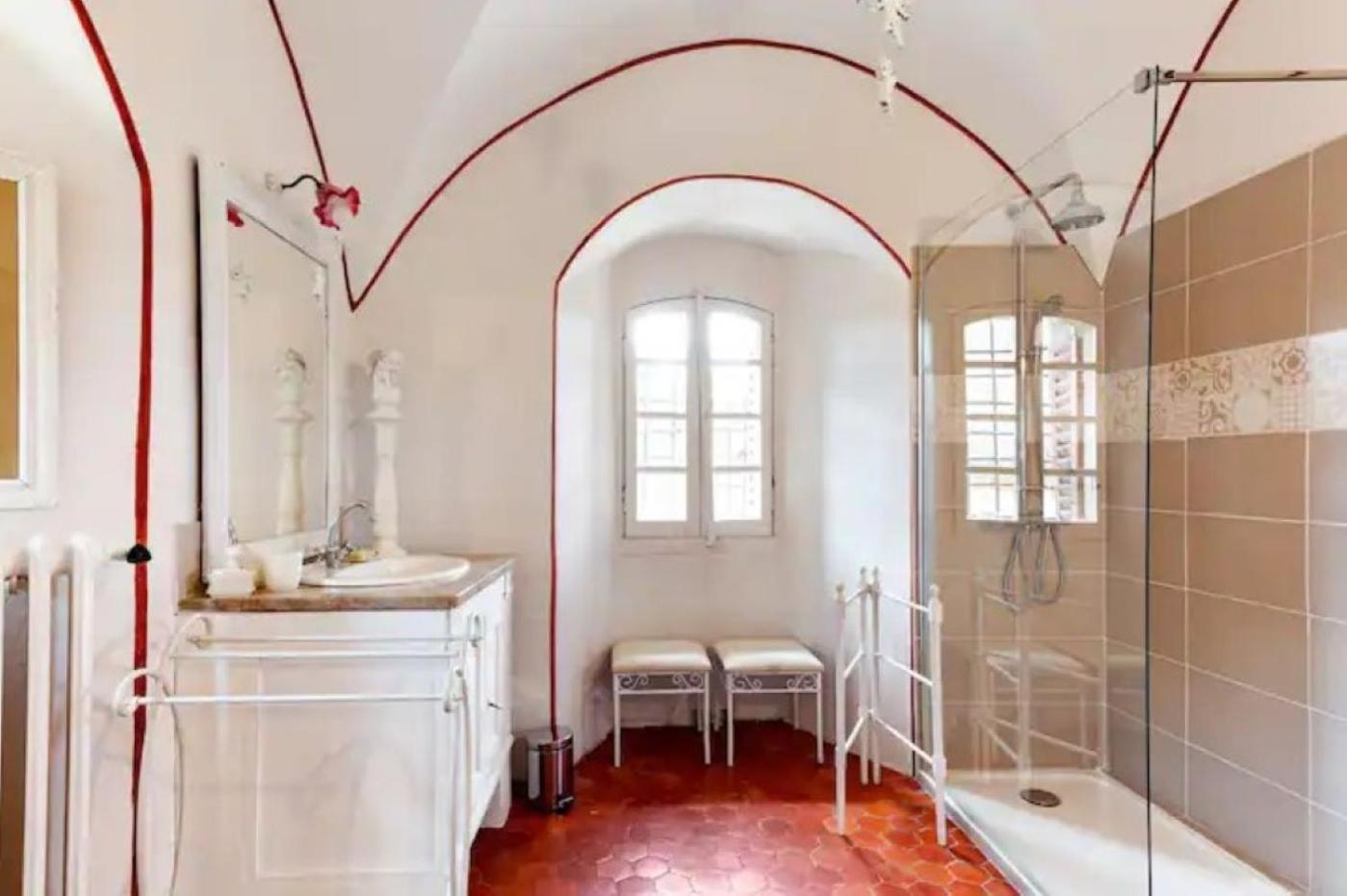 Appartement Spacieux Avec Deux Chambres Au Chateau Valence  Dış mekan fotoğraf