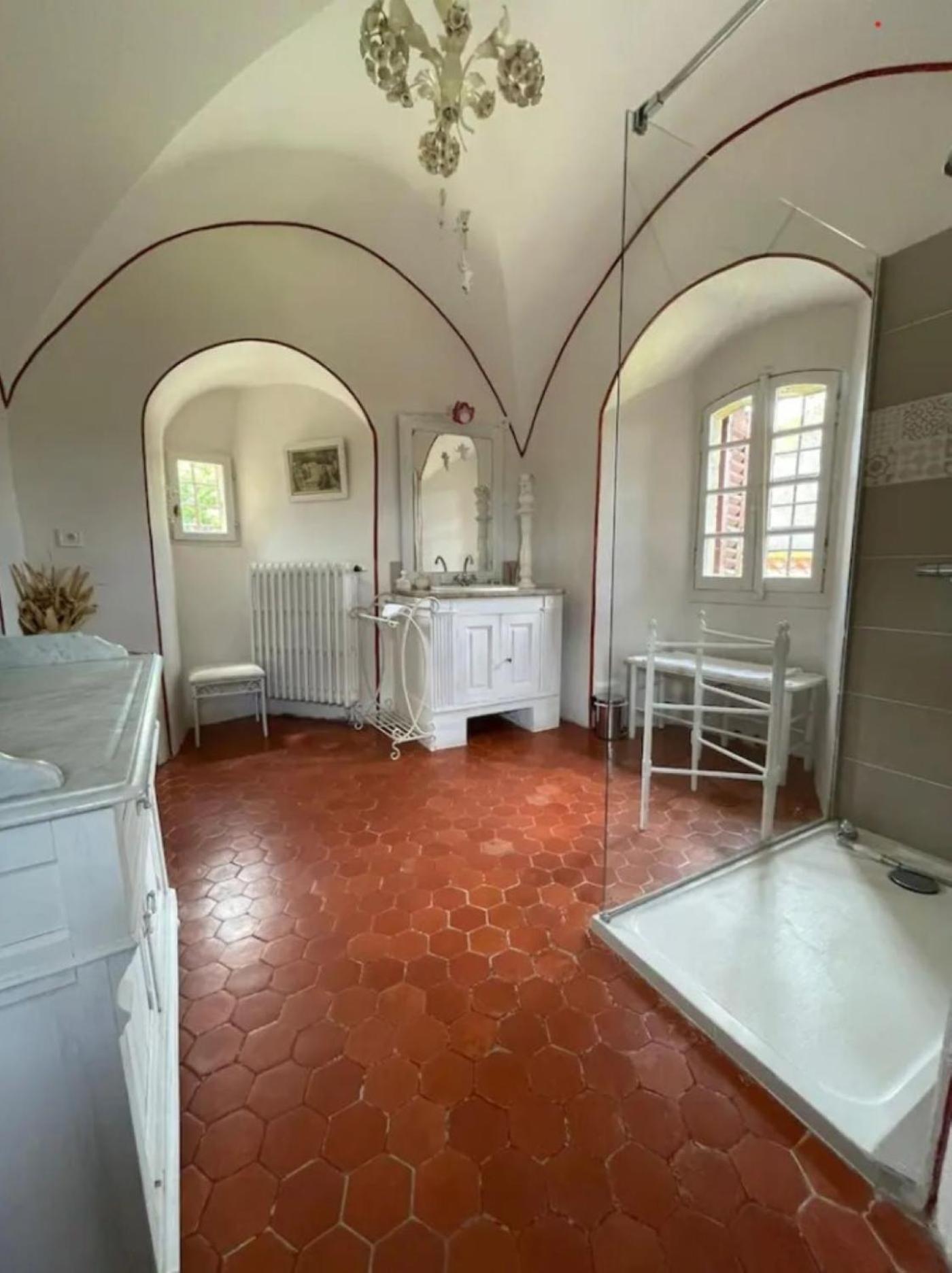 Appartement Spacieux Avec Deux Chambres Au Chateau Valence  Dış mekan fotoğraf